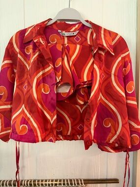 Zara matching top and shorts set Vibrant Red-Pink Orange Swirl geometric medium